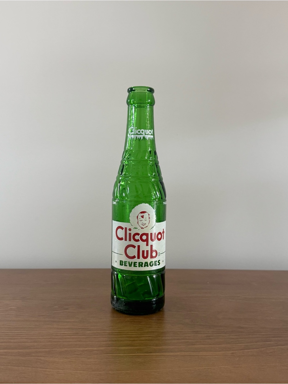 HTF Vintage Green Clicquot Club (Philippines) Empty
